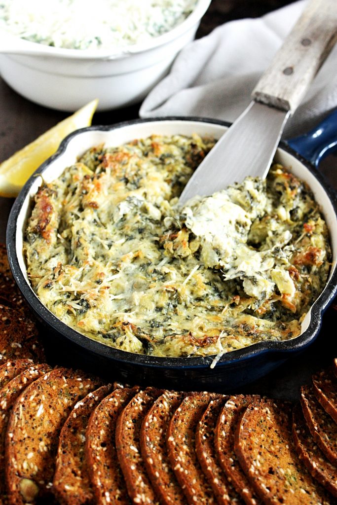 Cheesy Baked Spinach and Artichoke Dip