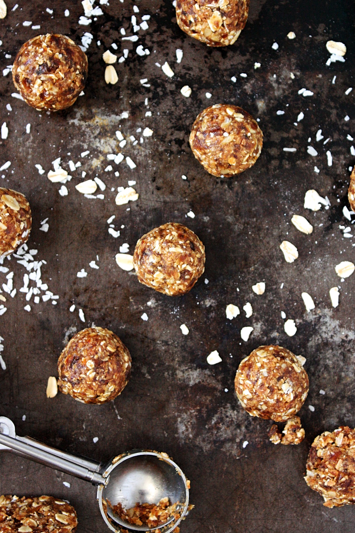 healthy-energy-balls-recipe-with-dates-monday-sunday-kitchen